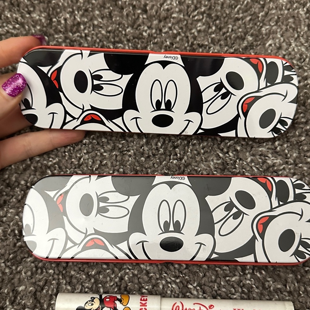 Vintage 1997 Disney Mickey Mouse Collectible Rolleeball Pen Case and Pen Set - Picture 4 of 13